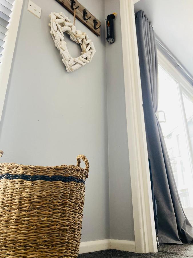 Looe With A View - Entire Apartment With Free Allocated Parking Экстерьер фото